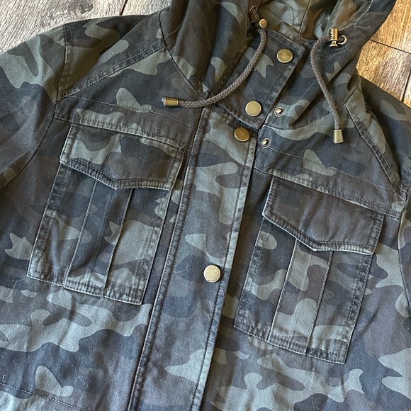 Lucky Brand Camo Jacket - Picture 3 of 4